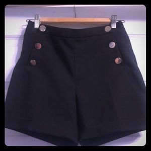 Women’s H&M Black high-waisted shorts size 6